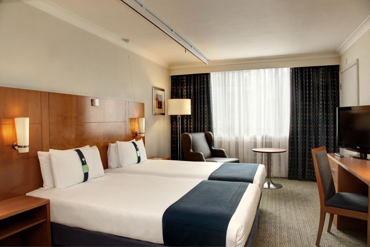 Holiday Inn Cardiff City, An Ihg Hotel Exterior photo